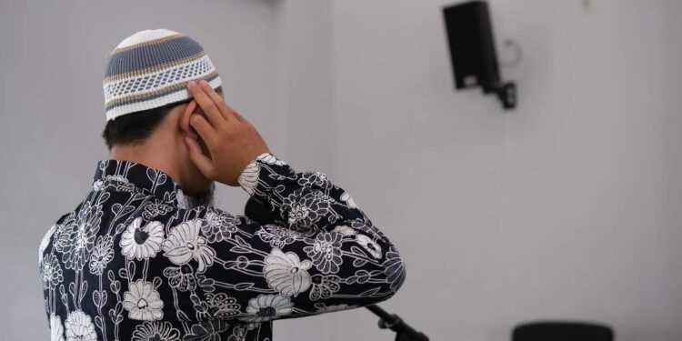 Adhan (The Islamic Call to Prayer) – Meaning, Text, and Spiritual Significance 1 Adhan (The Islamic Call to Prayer) – Meaning, Text, and Spiritual Significance