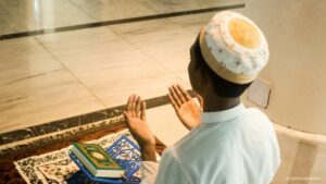 How to Pray Tahajjud: Rewards, Timing & Step-by-Step
